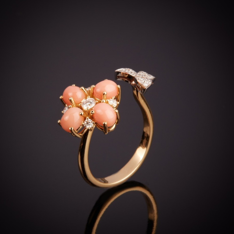 Fortuna, Hard stone and diamond ring